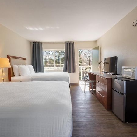 Riverfront Inn Roseburg Dış mekan fotoğraf