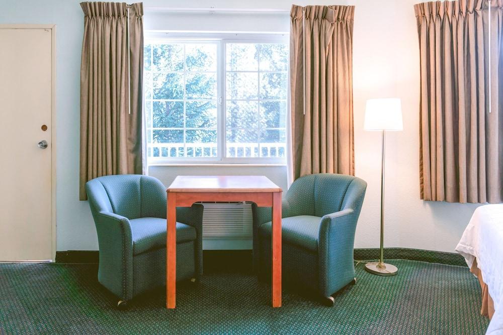 Riverfront Inn Roseburg Dış mekan fotoğraf