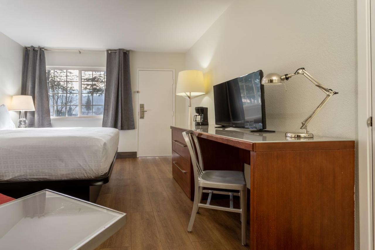 Riverfront Inn Roseburg Dış mekan fotoğraf