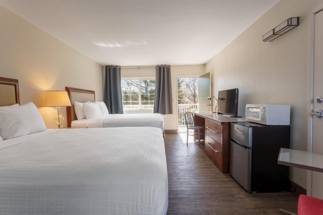 Riverfront Inn Roseburg Dış mekan fotoğraf