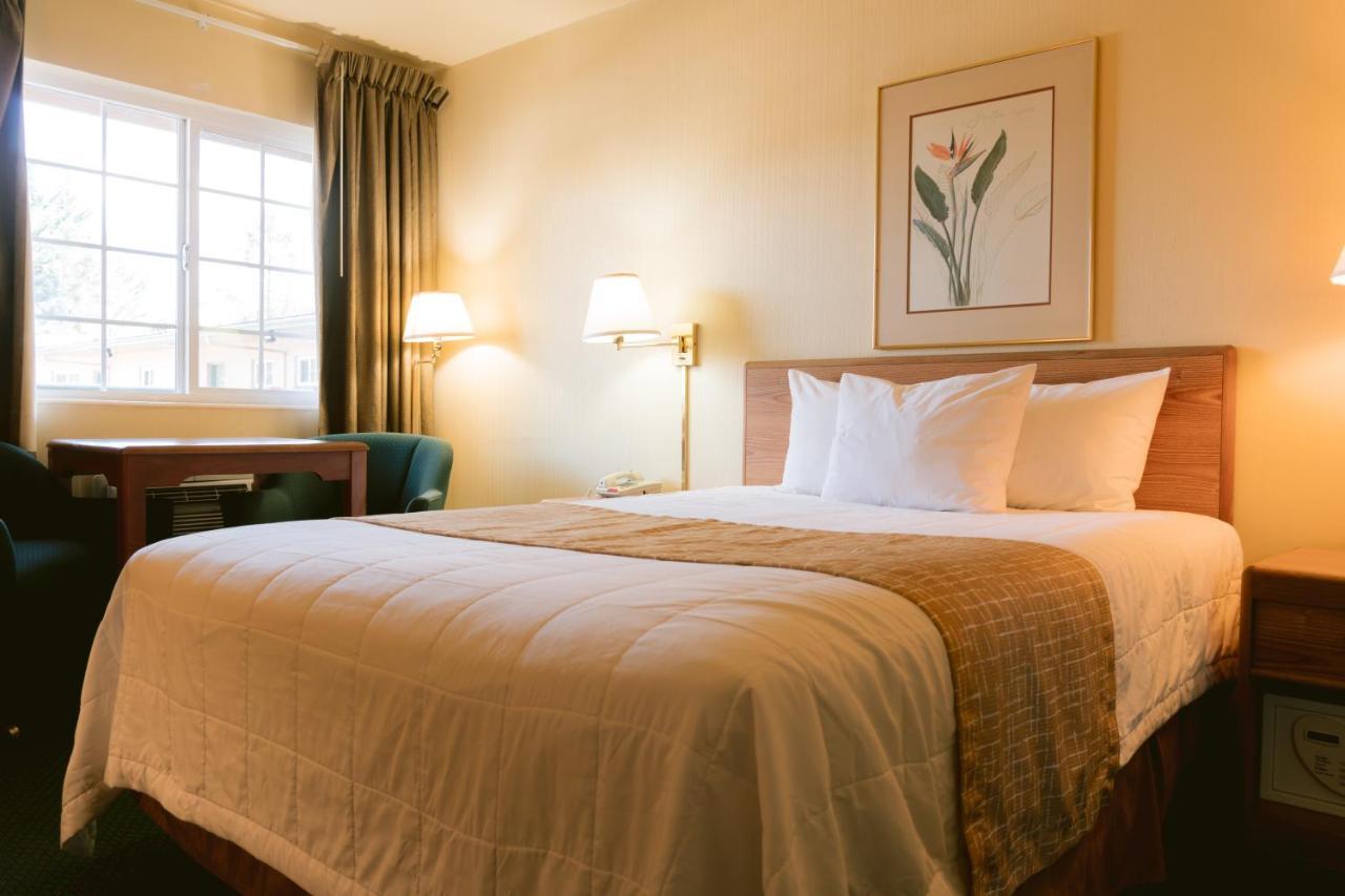 Riverfront Inn Roseburg Dış mekan fotoğraf