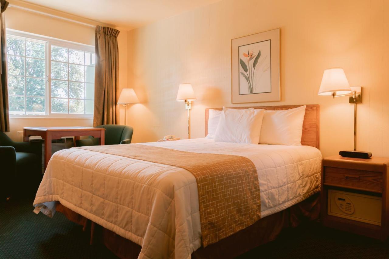 Riverfront Inn Roseburg Dış mekan fotoğraf