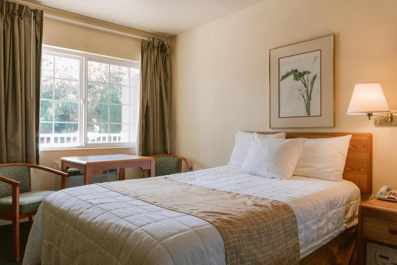 Riverfront Inn Roseburg Dış mekan fotoğraf