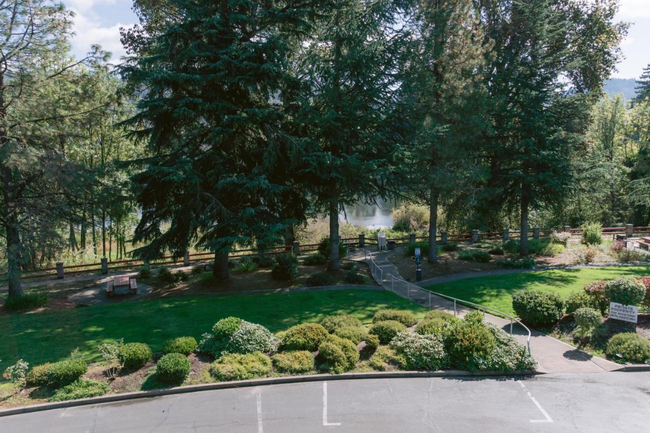 Riverfront Inn Roseburg Dış mekan fotoğraf